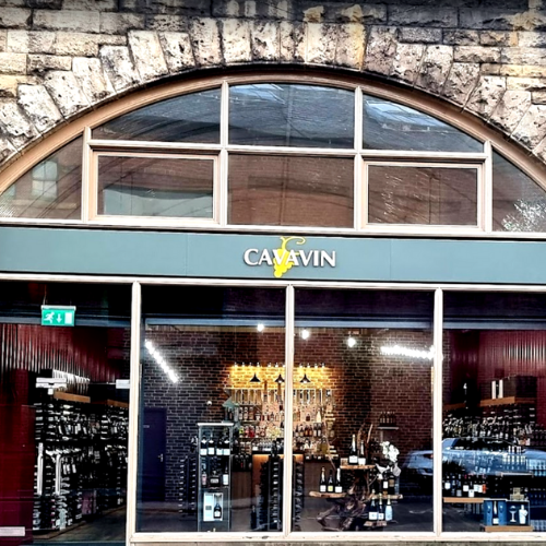 Whispering wine logo